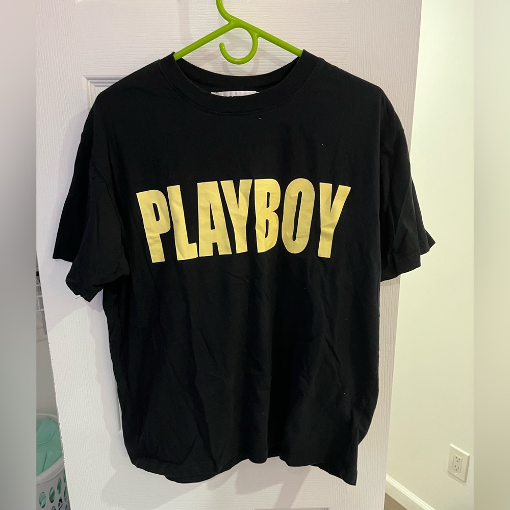 PLAYBOY BLACK TEE YELLOW LOGO SIZE MEDIUM